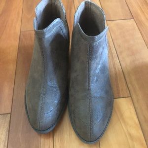 Justice boots size 2